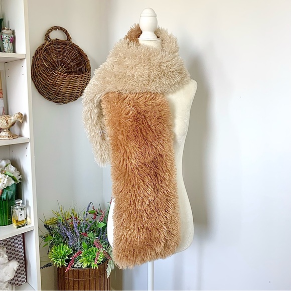 Anthropologie Faux Fur Fluffy Colorblock Scarf - Picture 14 of 14